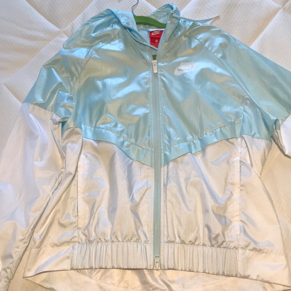 Brand new nike windbreaker